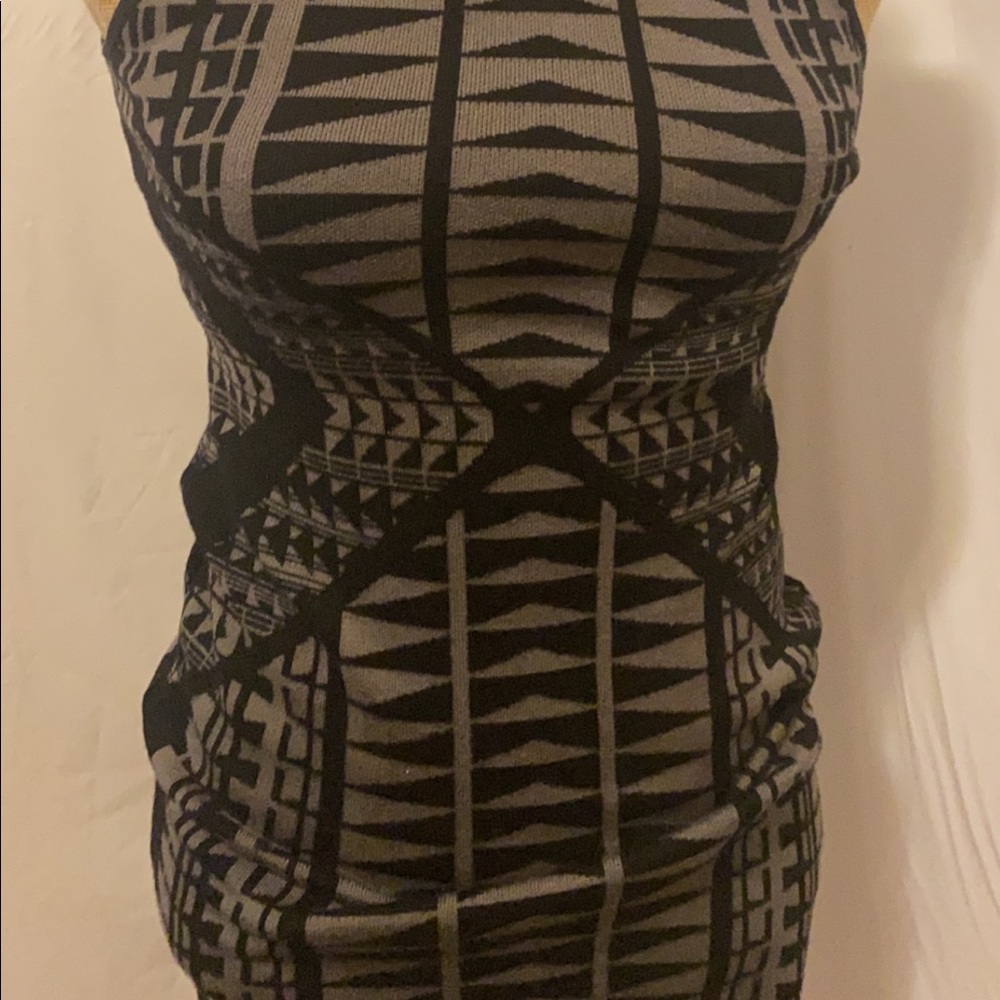Dress - Picture 4 of 10